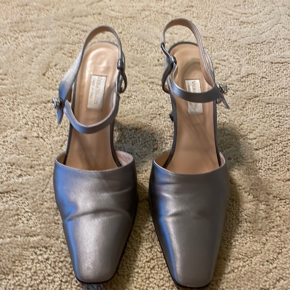 Vera wang heels